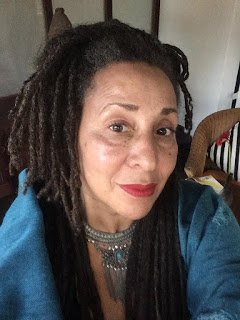 <span>Dziaaczka Labour Party Jackie Walker (obecnie zawieszona) twierdzi, e ydzi s uprzywilejowani w „hierarchii ras” i e Dzie Pamici o Holocaucie ignoruje „inne ludobójstwa”.</span>