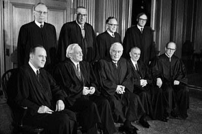Sędziowie Sądu Najwyższego, którzy zadecydowali w sprawie Roe v. Wade, zdjęcie z 1972 r.