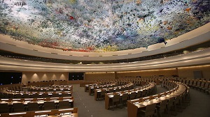Sala Praw Człowieka i Sojuszu Cywilizacji w Pałacu Narodów w Genewie. Sala jest miejscem spotkań Rady Praw Człowieka ONZ. Zdjęcie: Ludovic Courtès via Wikimedia Commons.