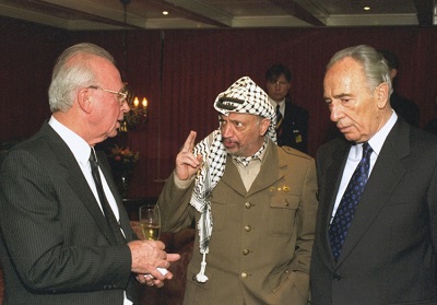 Icchak Rabin, Jasser Arafat i Szimon Peres w filmie „The Oslo Diaries” o próbie doprowadzenia do pokoju na Bliskim Wschodzie przez Porozumienia z Oslo w latach 1990. (zdjcie: SAAR YAACOV)