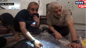 <span>Hamas, który przyniós mier i zniszczenie zarówno Izraelczykom, jak i Palestyczykom, nie ma prawa istnie, ani jako byt polityczny, ani wojskowy. Czy kiedykolwiek komu przyszo do gowy, aby pozwoli politycznym przywódcom ISIS lub Al-Kaidy odgrywa jakkolwiek rol w Syrii i Iraku? Terrorysta w garniturze i krawacie niczym nie róni si od terrorysty w mundurze wojskowym. Na zdjciu: nieyjcy ju Jahja Sinwar, przywódca palestyskiej islamistycznej organizacji terrorystycznej Hamas w Strefie Gazy, który osobicie planowa militarne akcje.  <span>(Zdjcie: zrzut z ekranu wideo.)</span></span>