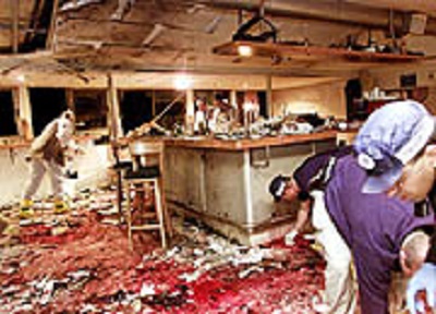 Zamach samobójczy w Cafe Moment w Jerozolimie, 9 marca, 2002. 11 osób zabitych, 52 ranne , w tym 10 powanie. Reuters/Gil Cohen Magen