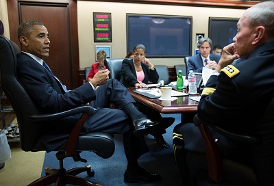 Prezydent Barack Obama spotyka si ze swoimi doradcami ds. bezpieczestwa narodowego w Situation Room w Biaym Domu, Aug. 7, 2014. (Official White House Photo by Pete Souza)