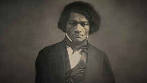 <span>Urodzony w niewoli, Frederick Douglass uciekł jako młody człowiek i został znanym abolicjonistą. (Courtesy of HBO)</span>