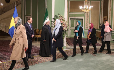 Zdjcie z wizyty Szwedek w Teheranie, które ju rozprzestrzenio si w sieci: marsz haby czonki szwedzkiego “feministycznego” rzdu