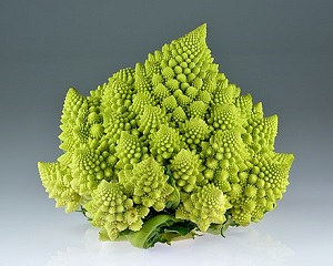 Romanesco broccoli (Brassica_oleracea), zwana kalafiorem rzymskim (Wikipedia)
