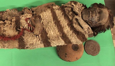 Zmumifikowane zwłoki dorosłego mężczyzny z kultury Ansita, który zmarł około dwa tysiące lat temu w Andach.