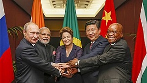 Przywódcy państw zrzeszonych w BRICS Władimir Putin, Narendra Modi, Dilma Rousseff, Xi Jinping oraz Jacob Zuma na szczycie G20 summit w Brisbane, Australia, 15 listopada 2014 (Źródło: Wikipedia) 
