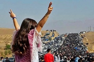 Dziesitki tysicy Iraczyków wyszo na ulice, by zaprotestowa przeciwko represjom i okruciestwu teokratycznego reimu w Teheranie.