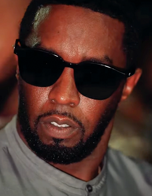 Sean John Combs, znany jako Puff Daddy, P. Diddy, Puffy i Diddy – amerykaski producent muzyczny, raper i aktor. Combs zosta aresztowany i oskarony 16 wrzenia 2024 r. o wymuszenia, handel ludmi si i transport w celach prostytucji. 2 lipca 2025 r., po trzech dniach narad, awa przysigych uznaa Combsa za winnego dwóch zarzutów transportu w celach prostytucji z udziaem Ventury, innej byej dziewczyny i pracowników seksualnych, ale nie uznaa go za winnego spisku w celu wymuszenia okupu i zarzutów handlu ludmi. Tego samego dnia Combsowi odmówiono zwolnienia za kaucj i nakazano mu pozostanie w areszcie do czasu ogoszenia wyroku, który ma si odby 3 padziernika. 