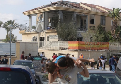 Uszkodzony dom w Beer Szewie, w który uderzya rakieta w rod 17 padziernika 2018 r. (zdjcie: MARC ISRAEL SELLEM)