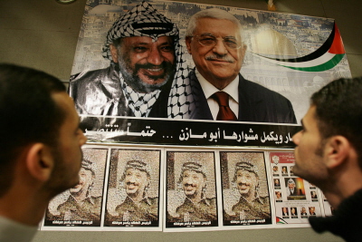 AP, najpierw za Jasera Arafata, a potem za Mahmouda Abbasa, okazaa si nie róni od wikszoci arabskich dyktatur, gdzie nie istnieje demokracja ani wolno sowa i wolne media. (Zdjcie: Abid Katib/Getty Images)