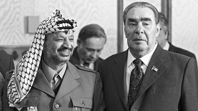 Przywódca terrorystów palestyskich Arafat i przywódca ZSRR Leonid Breniew