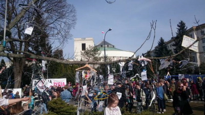 Niedzielne (03.04.2016r.) protesty i wieszaki; fot. Tomasz Godryk Marcinkowski