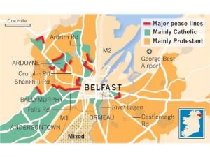Mapa spoecznoci Belfastu i linie/mury pokoju, które je rozdzielaj
