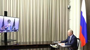 Spotkanie na konferencji wideo prezydenta USA Joego Bidena z prezydentem Rosji Władimirem Putinem 7 grudnia 2021 r. Zdjęcie: Presidential Executive Office of Russia via Wikimedia Commons.