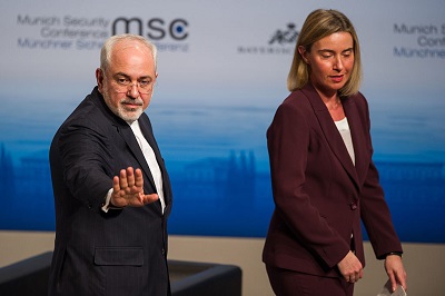 Muhammad Dżavad Zarif, minister spraw zagranicznych Iranu, próbował upichcić nowy tekst skoncentrowany na złudzeniu, że Unia Europejska powstrzyma Trumpa i pozwoli Republice Islamskiej na kontynuowanie swoich krętactw bez żadnych kosztów własnych. W każdym przemówieniu używał słowa \