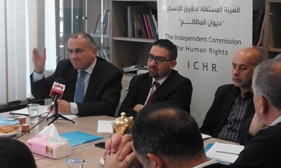 Na zdjęciu: Dr Ammar Dwaik (pośrodku), dyrektor generalny Niezależnej Komisji Praw Człowieka (Zdjęcie: ICHR)