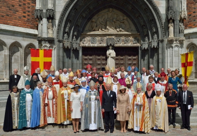 Król, królowa i ksiniczka podczas ordynacji biskupki Antje Jackelén w katedrze w Uppsali, 15 czerwca 2014. (Zdjcie: Koció Szwecji)