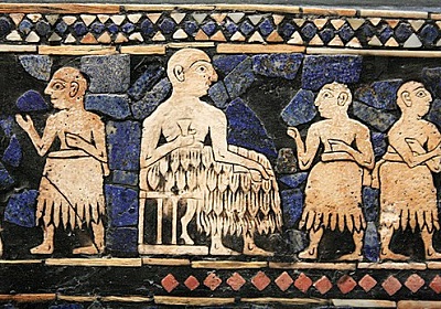 Koronacja sumeryjskiego króla miasta Ur, około 2600 przed nasza erą. (Źródło zdjęcia: Wikipedia)