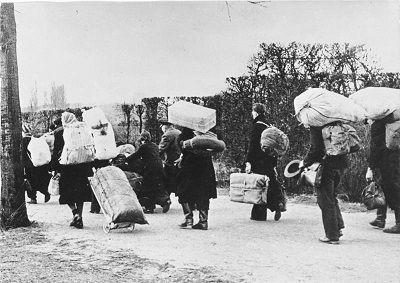 Etniczni niemieccy uchodcy uciekajcy na zachód {Bundesarchiv, Bild 146-1985-021-09 / Unknown / CC-BY-SA 3.0}