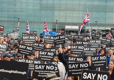 ydowska spoeczno protestuje przeciwko antysemityzmowi na demonstracji w Manchesterze (zdjcie: RAPHI BLOOM)
